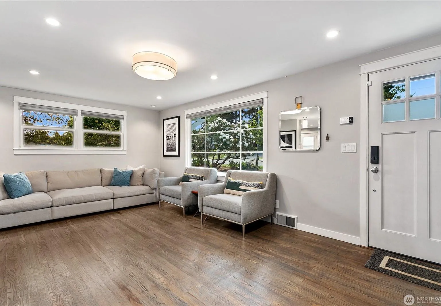 5 bed, 2150 sqft, $5,000 — Photo 3
