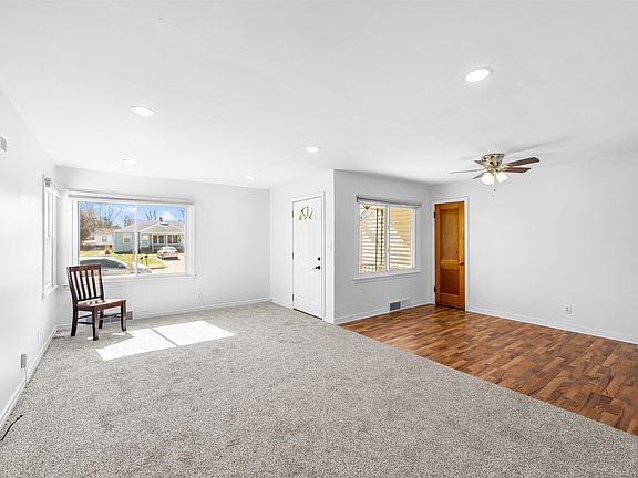 4th image of 421 E Kirwin Ave