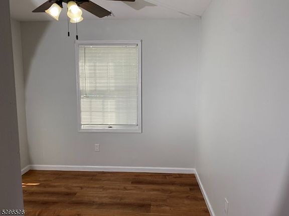 5th image of 154 Stonyridge Dr #154