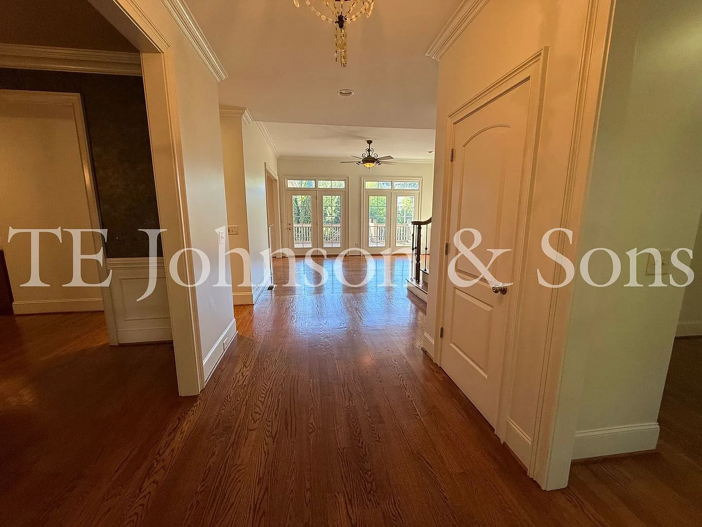 Luxury Living in Brookberry Farm — Photo 4