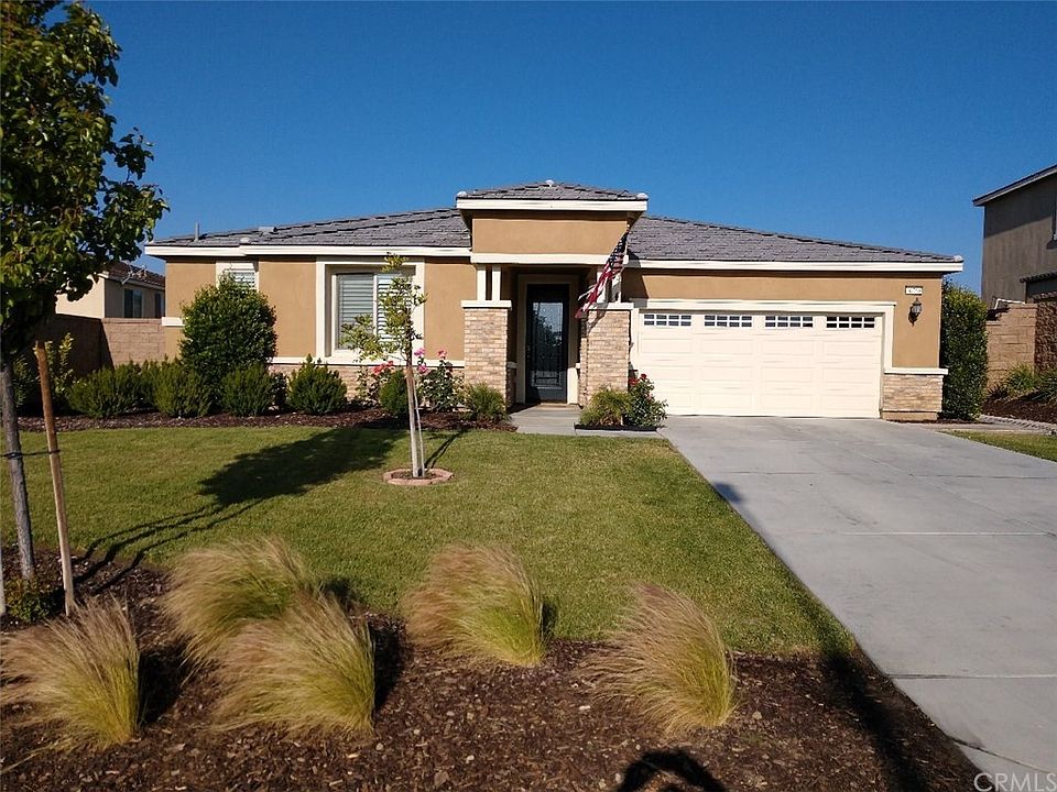 2nd image of 30768 Carriage Hill Dr