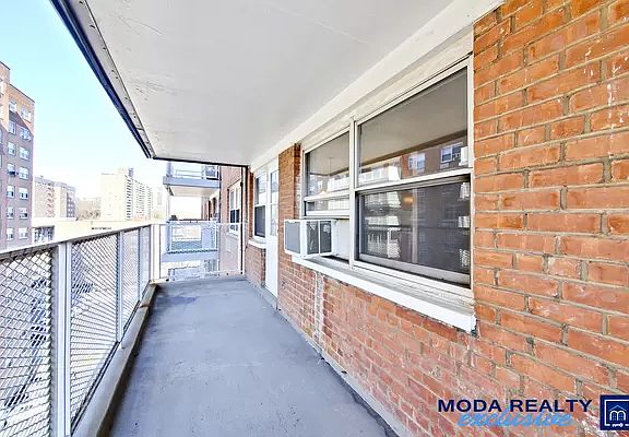 3rd image of 3125 Tibbett Ave APT 7H
