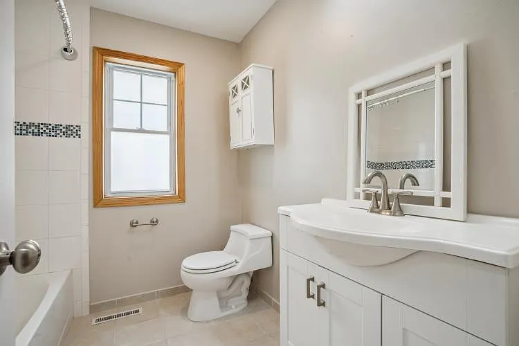 1807 Alden Ave — Photo 10