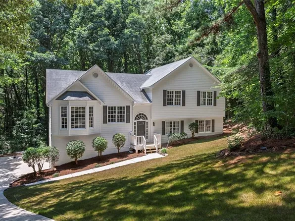 132 Springwater Trce, Woodstock, GA 30188