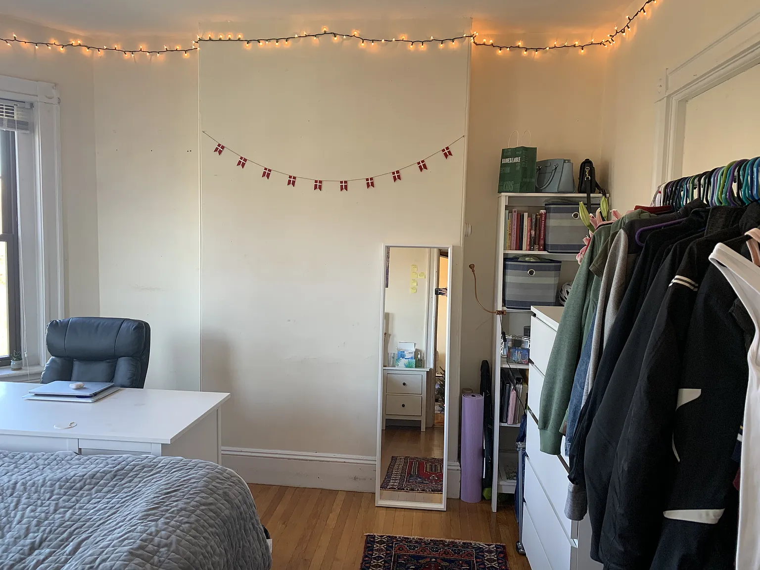 4 bed, 9999 sqft, $5,800 — Photo 2