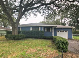 3849 Charles Ave, Groves, TX 77619