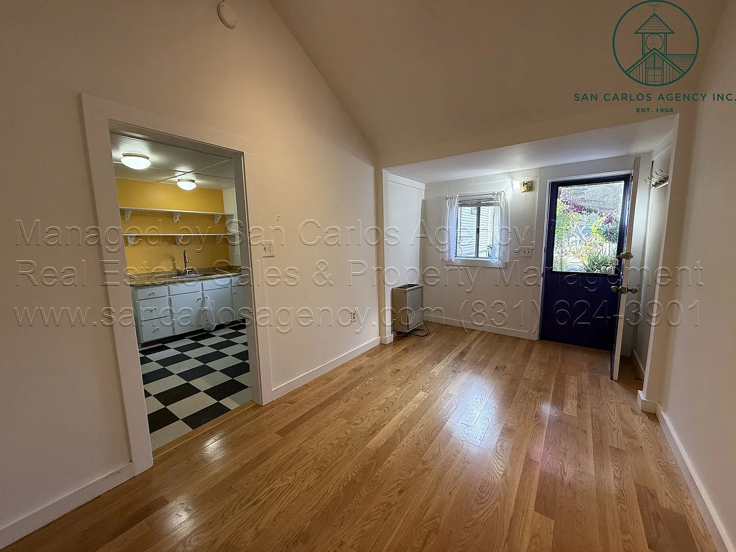 Adorable Studio Unit in Perfect Pacific Grove Location — Photo 4
