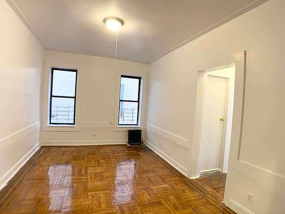 2nd image of 1342 E 18th St #B8