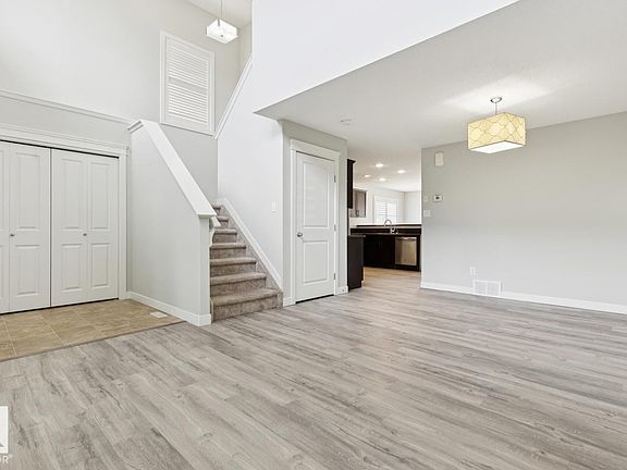 4th image of 4058 Morrison Way NW