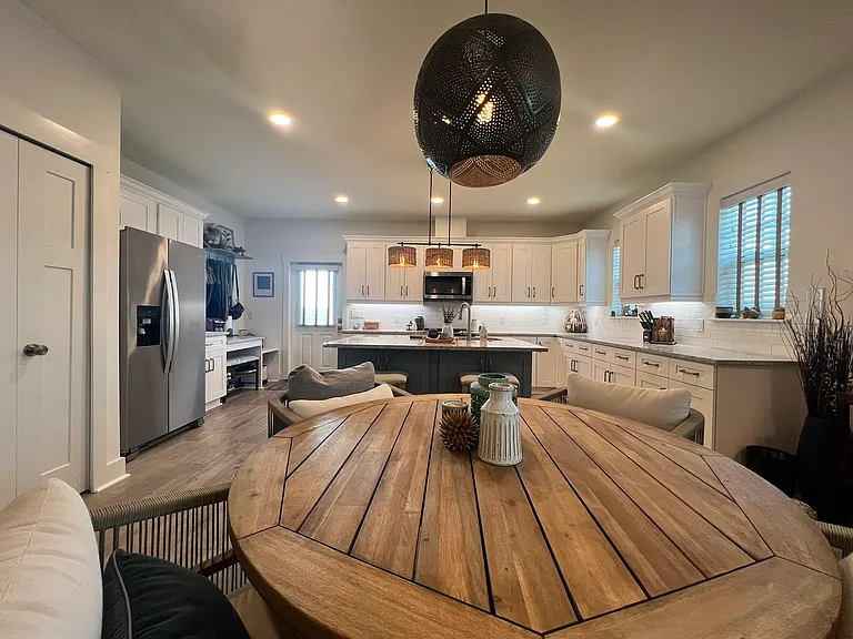 141 N Ring Ave — Photo 9