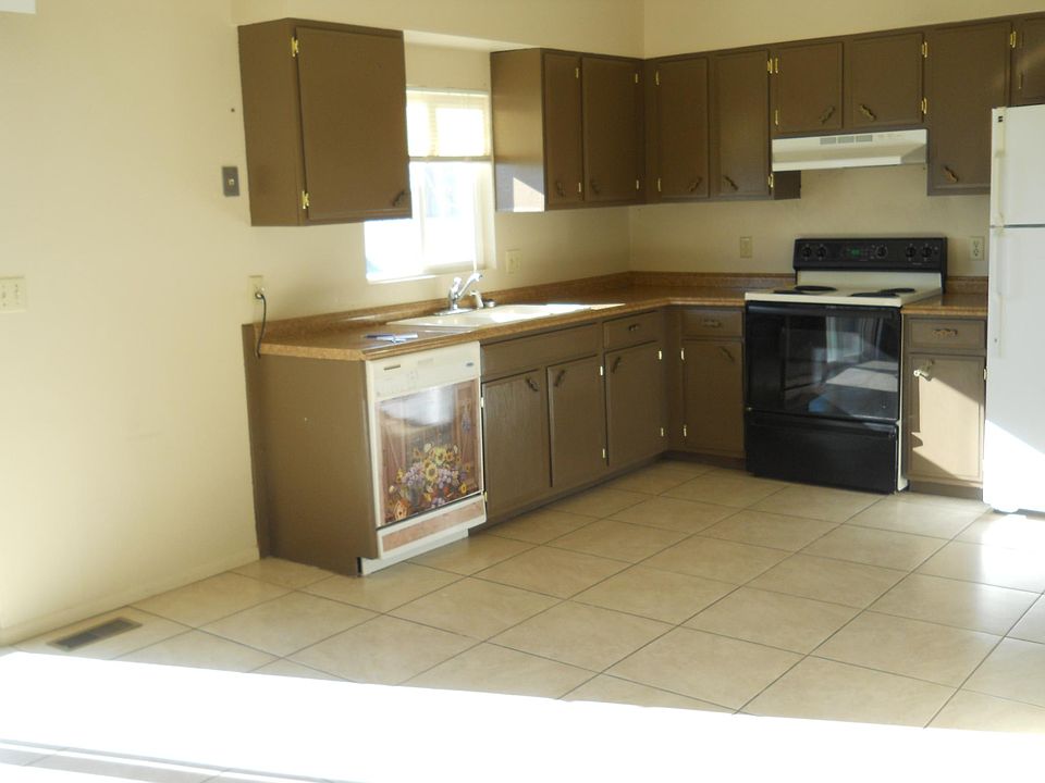 1st image of 3023 Gunnison Ave