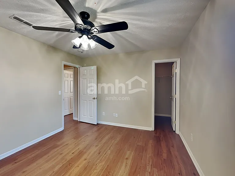 311 Hartford Ct — Photo 17