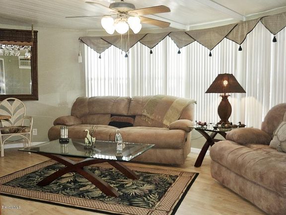 4th image of 807 Silverthorn Ct