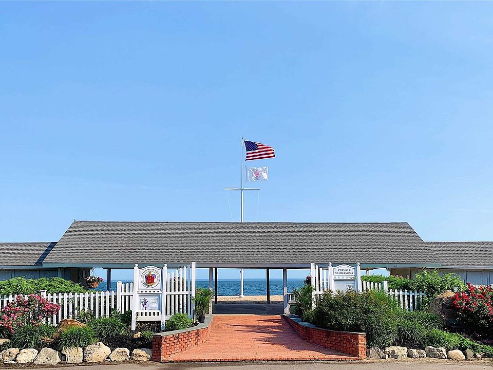 2nd image of 170 Bay Rd