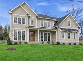 508 Nelson Dr NE, Vienna, VA 22180