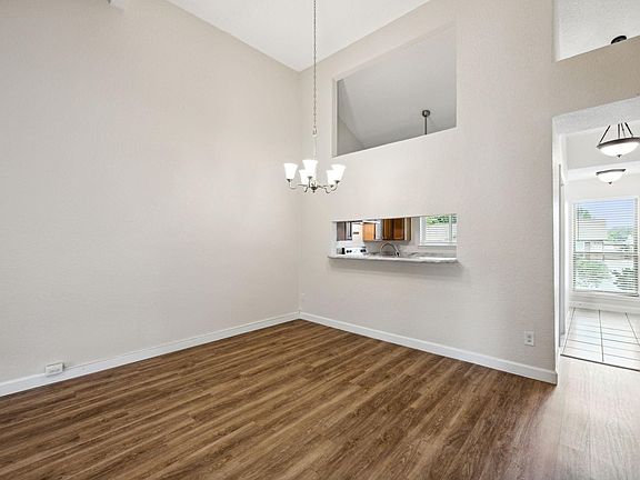4th image of 817 Blessing Creek Dr