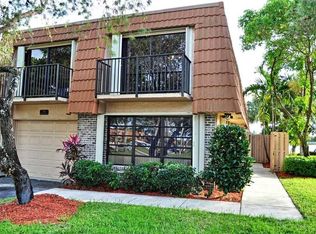 1516 SW 110th Way, Davie, FL 33324