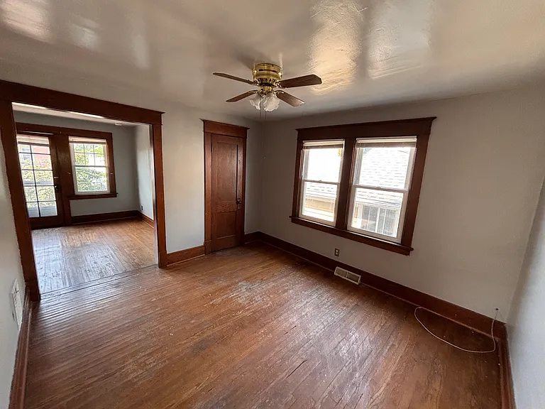158 E Hazeltine Ave #2 — Photo 7