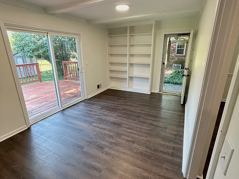 925 Fenley Ave — Photo 11