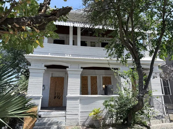 305 W POPLAR ST, San Antonio, TX 78212