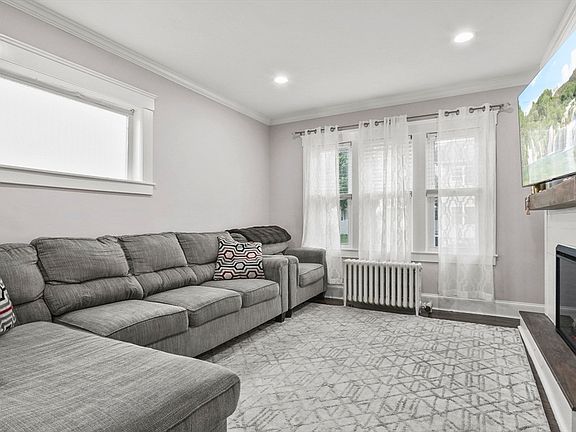 3rd image of 138 Parker St