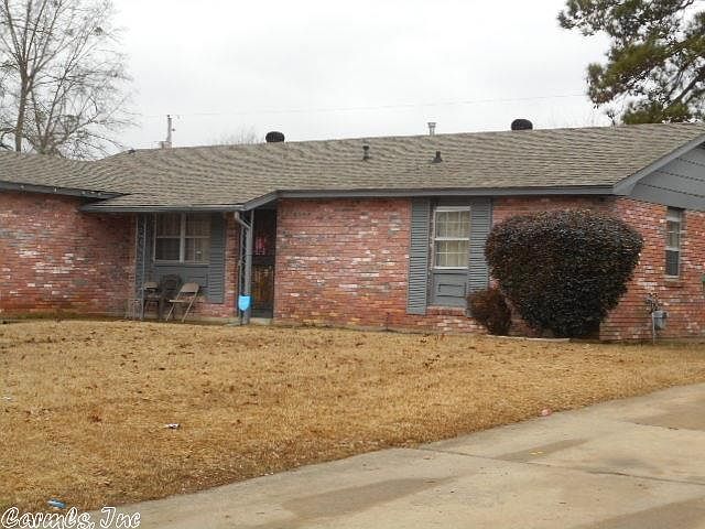 1st image of 2604 S Taft St