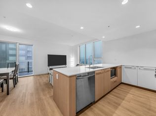 9888 University Cres #403, Burnaby, BC V5A 0G4