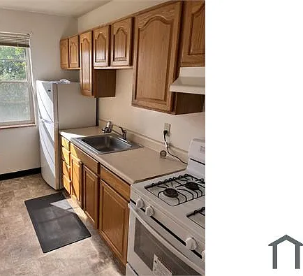 2222 Broadway Ave #203 — Photo 4