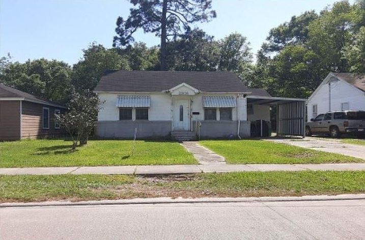 1st image of 2306 12th St