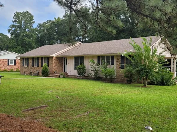 526 Moye Dr, Manning, SC 29102
