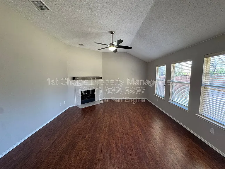 304 E Clover Park Dr — Photo 19