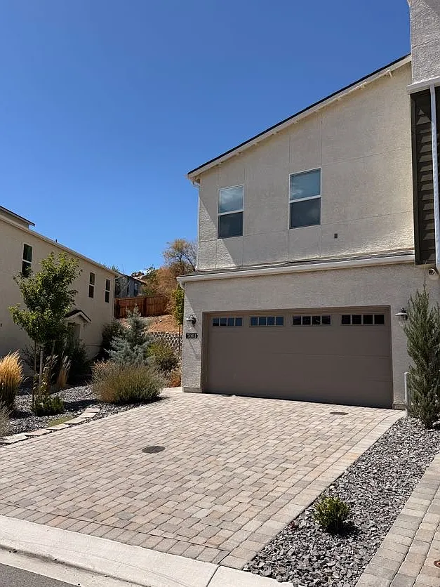 2 bed, 1440 sqft, $2,320 — Photo 1