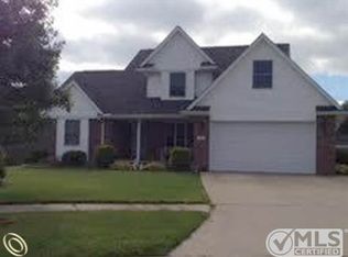 142 Rella Rae Ave, Marysville, MI 48040