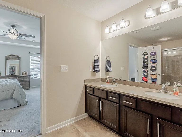 13328 Smithwick Ln — Photo 20