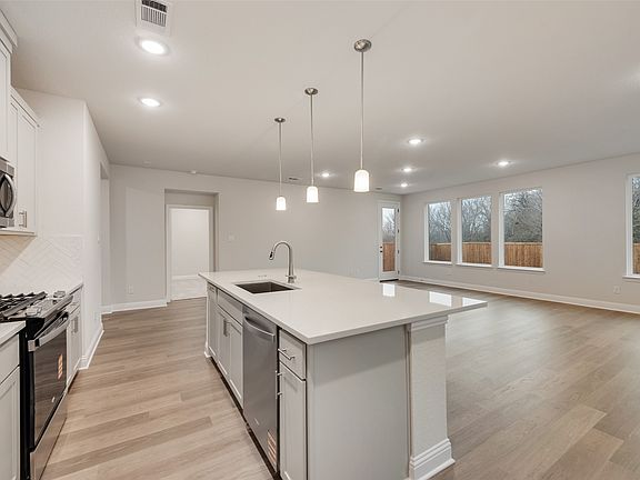 5th image of 1013 Canoe Way