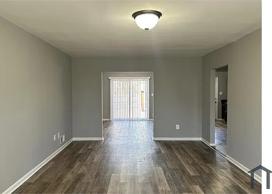 409 Berkshire Ct — Photo 11