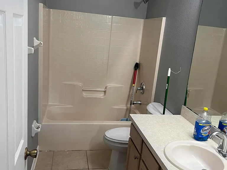 810 Benton Dr — Photo 18