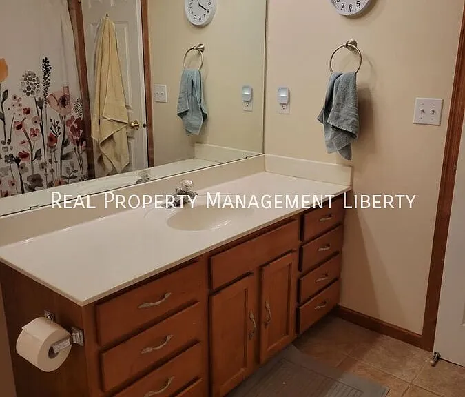 10415 Ponds Way — Photo 5