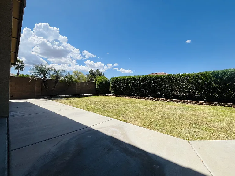 8202 S 47th Ave — Photo 31