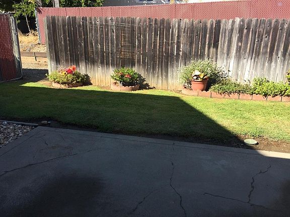 5th image of 2721 Country Club Dr Unit B