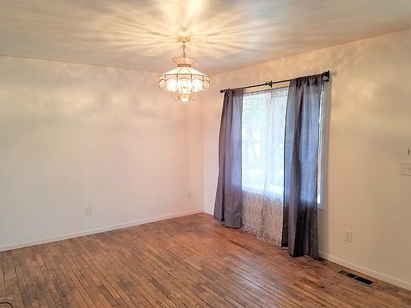 2nd image of 328 Viking Dr