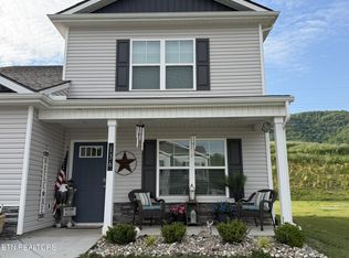 136 S Blissful Meadows Dr, Harriman, TN 37748