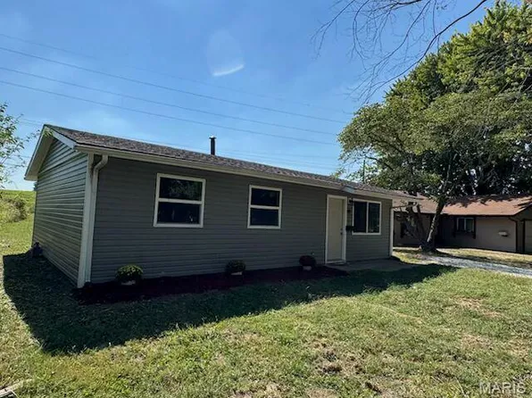 92 W Adams Dr, Cahokia, IL 62206