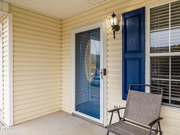3rd image of 2928 Carbine Ln