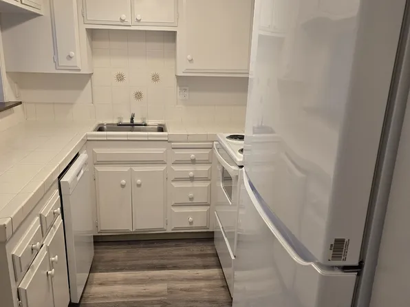 Parkway Townhomes, 7236 East Pkwy #0a2953f79, Sacramento, CA 95823