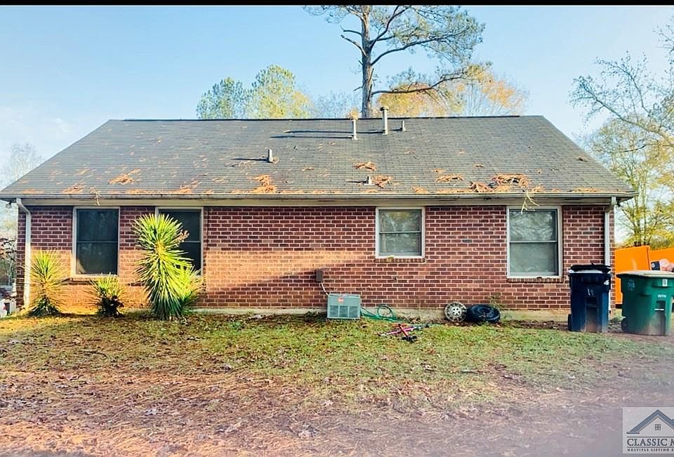 2nd image of 125 Oliver Cir