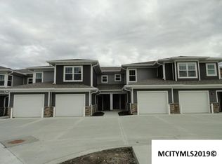 635 Briarstone Dr UNIT 10, Mason City, IA 50401