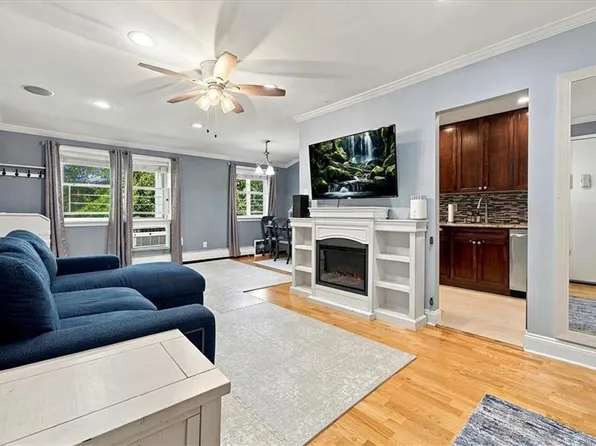 23 Gadsen Pl APT 2A, Staten Island, NY 10314