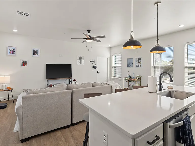 310 S Santa Fe Ave #204 — Photo 8