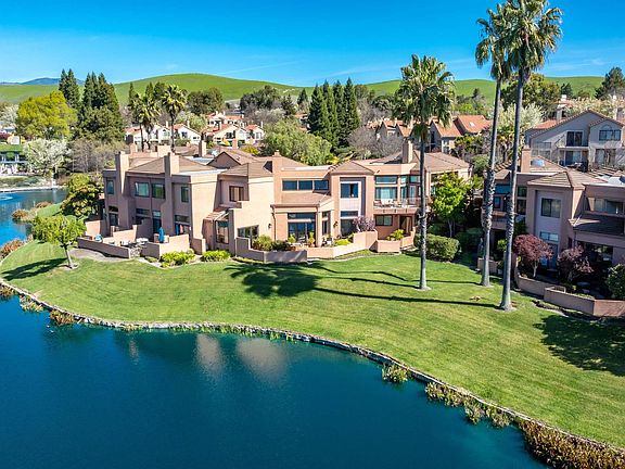 2nd image of 4059 W Lakeshore Dr